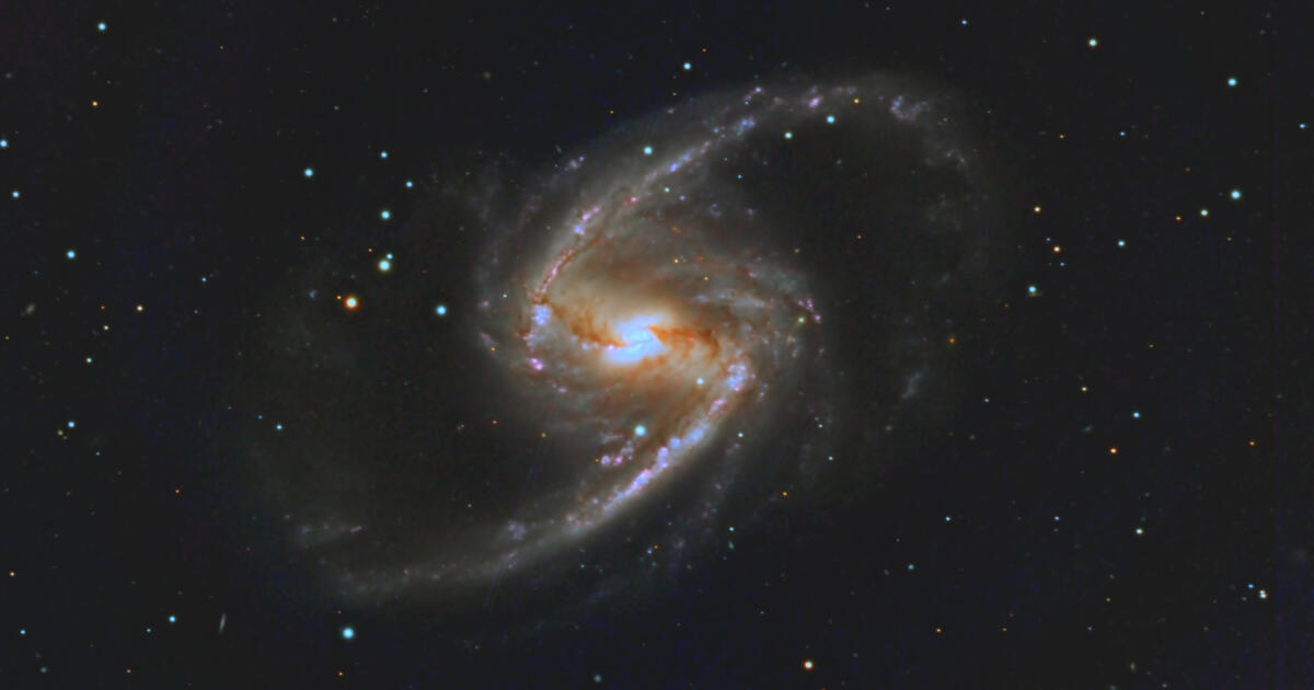 NGC 1365 In Fornax - Great Barred Spiral Galaxy | Telescope Live